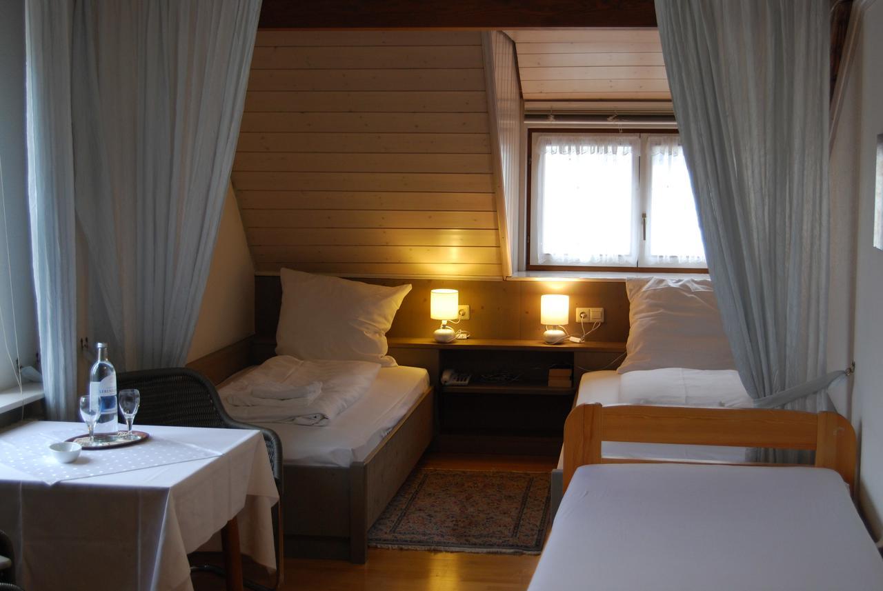Gasthaus Zum Loewen - Restaurant Akropolis Hausach Δωμάτιο φωτογραφία